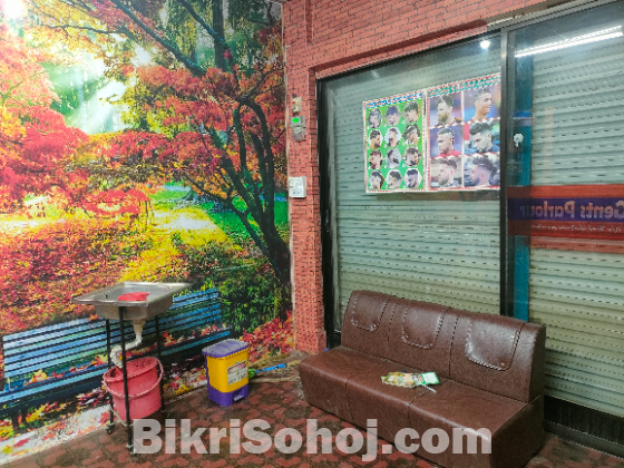 সেলুন এর ডেকোরেশন বিক্রি করা হবে।